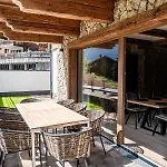 Natursinn Mountainchalets フラッハウ
