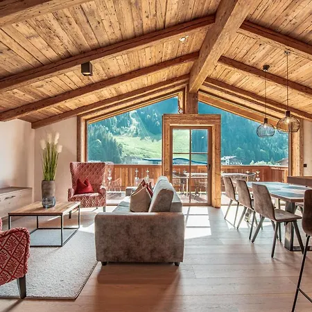 Natursinn Mountainchalets Aparthotel 4*