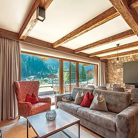 Natursinn Mountainchalets Hotel apartamentowy 4*